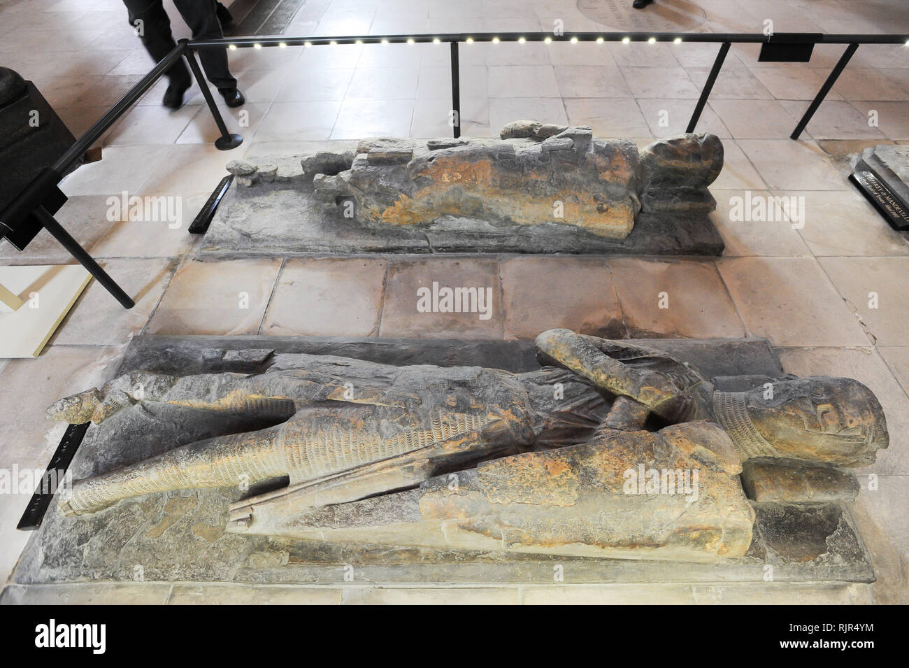 Geoffrey de Mandeville, 1st Earl of Essex, Bildnis und unbekannten Ritter Bildnis im romanischen Tempel Kirche Erbaut 1185 durch Ritter Templer von Dan B bekannt Stockfoto