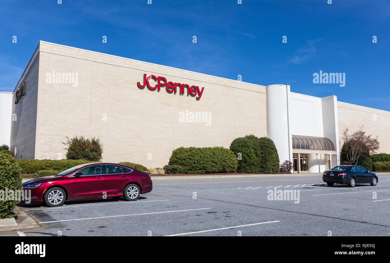 HICKORY, NC, USA-2/5/19: Ein JCPenny store in Valley Hills Mall. Stockfoto