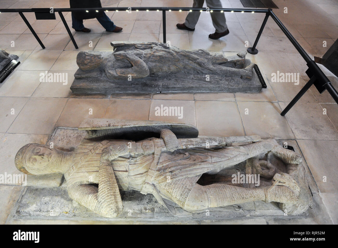 Gilbert Marschall, 4. Earl of Pembroke, Bildnis und unbekannten Ritter Bildnis im romanischen Tempel Kirche Erbaut 1185 durch Ritter Templer von Dan Brown bekannt Stockfoto