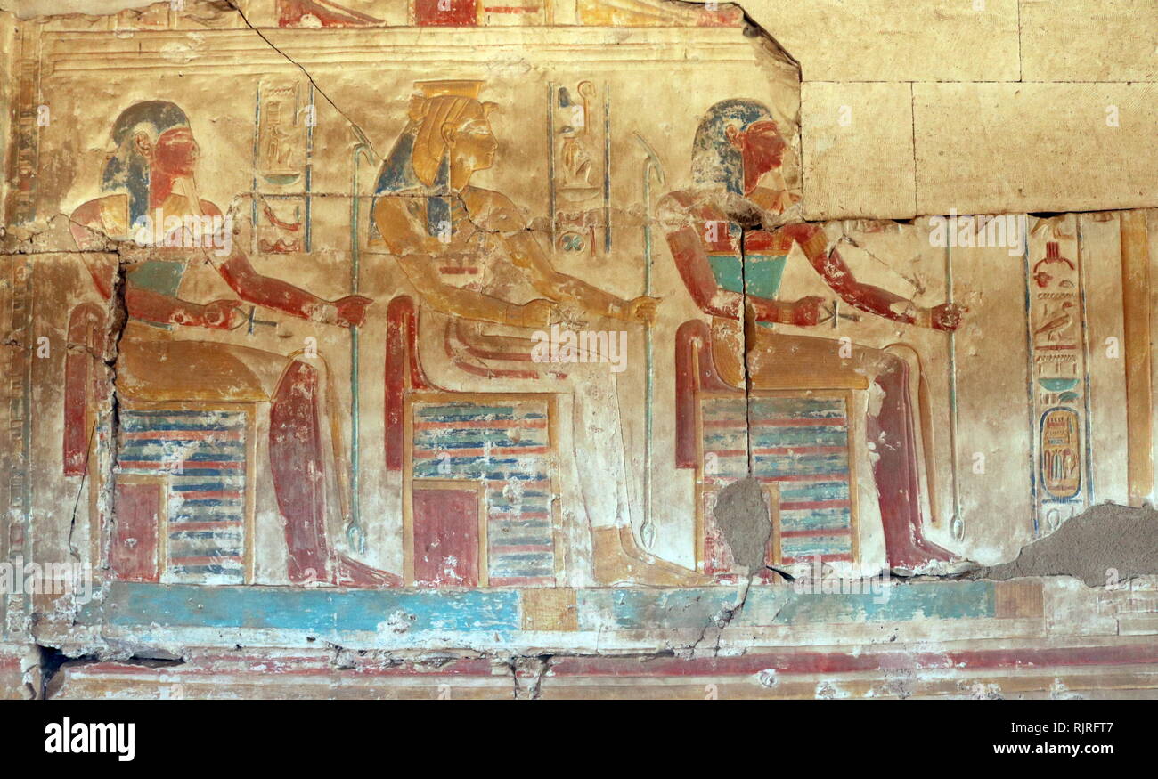 Abydos, eine der ältesten Städte des Alten Ägypten; König Ramses II. mit Nefertari Stockfoto