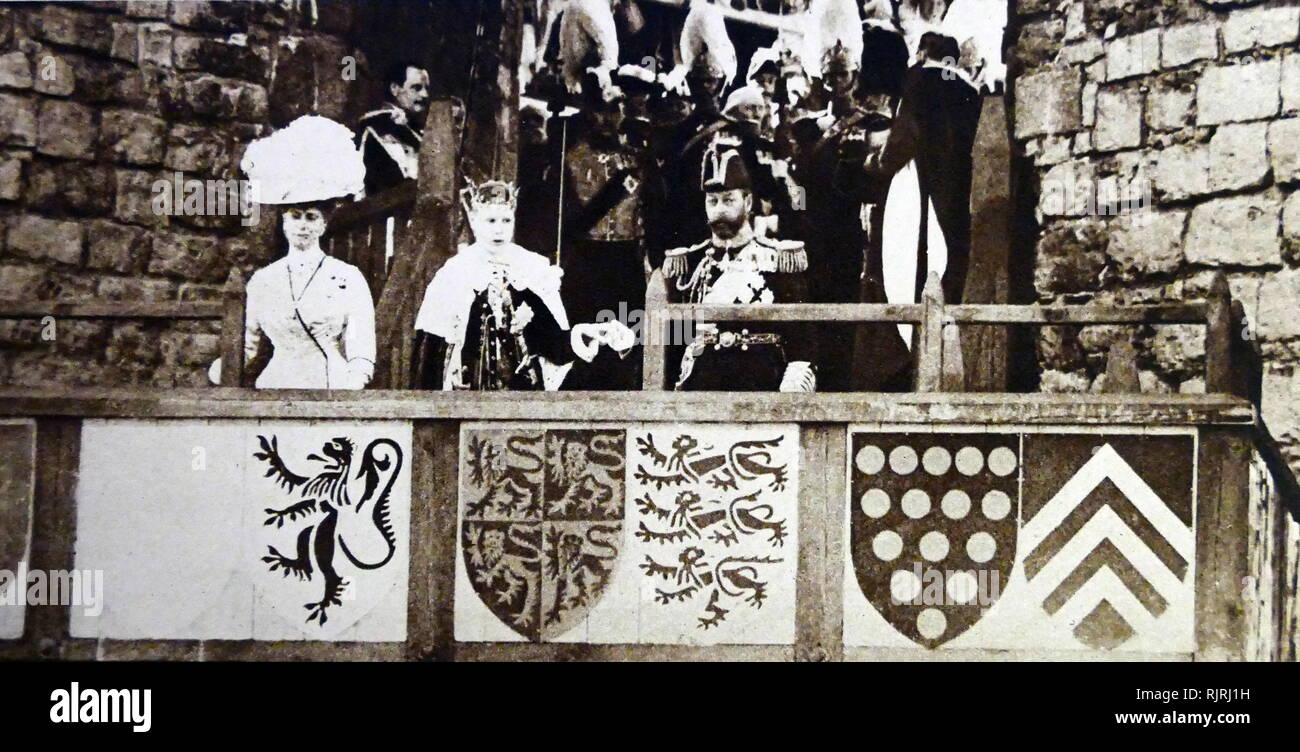 Die Einsetzung von Edward Prinz von Wales, 1911. Der Prinz wurde später Edward VIII. Stockfoto