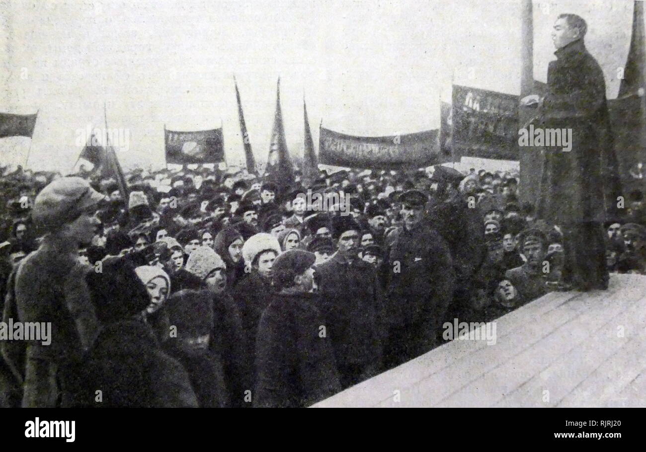 Treffen der streikenden Arbeiter Tverduring der Russischen Revolution. 1917 Stockfoto