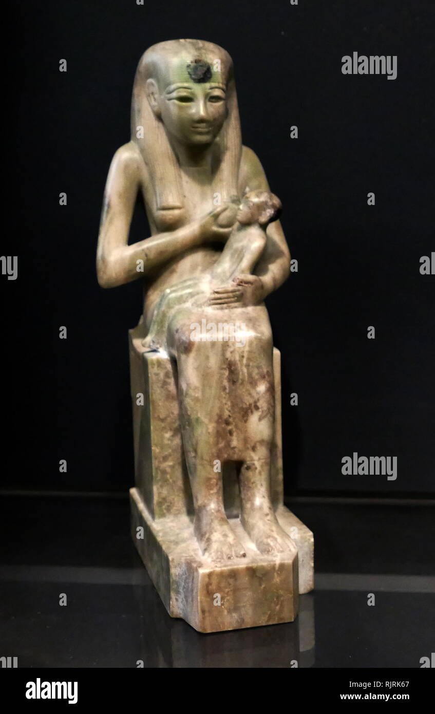 Statue von Isis und ihren kleinen Sohn Horus. 664 - 332 v. Chr.. Ägyptische Stockfoto