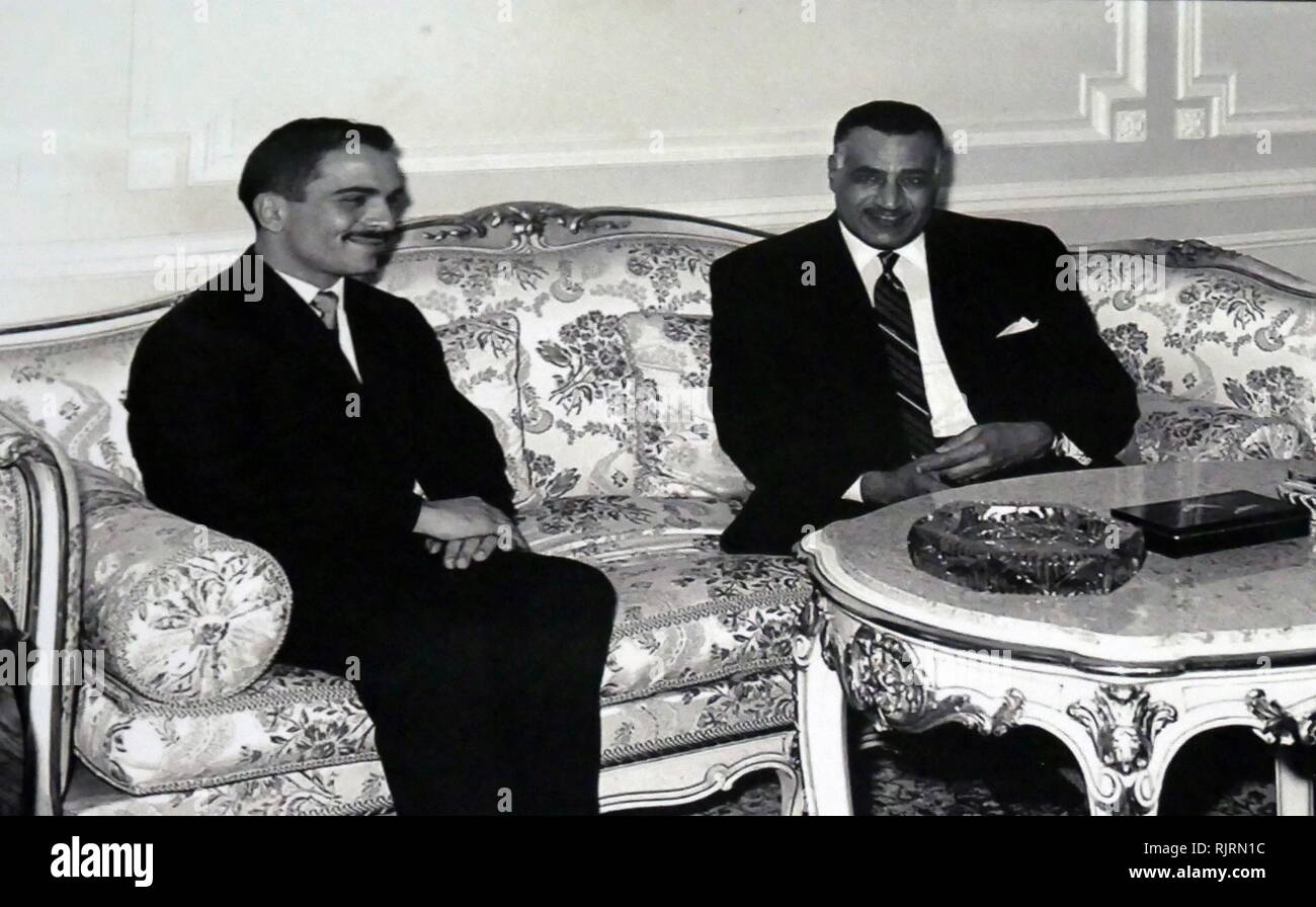 König Hussein von Jordanien mit Gamal Abdel Nasser (1918-1970), Präsident von Ägypten, das von 1956 bis zu seinem Tod im Jahre 1970. Nasser führte die 1952 der Monarchie stürzen und eingeführt, weitreichende Agrarreformen im folgenden Jahr Stockfoto