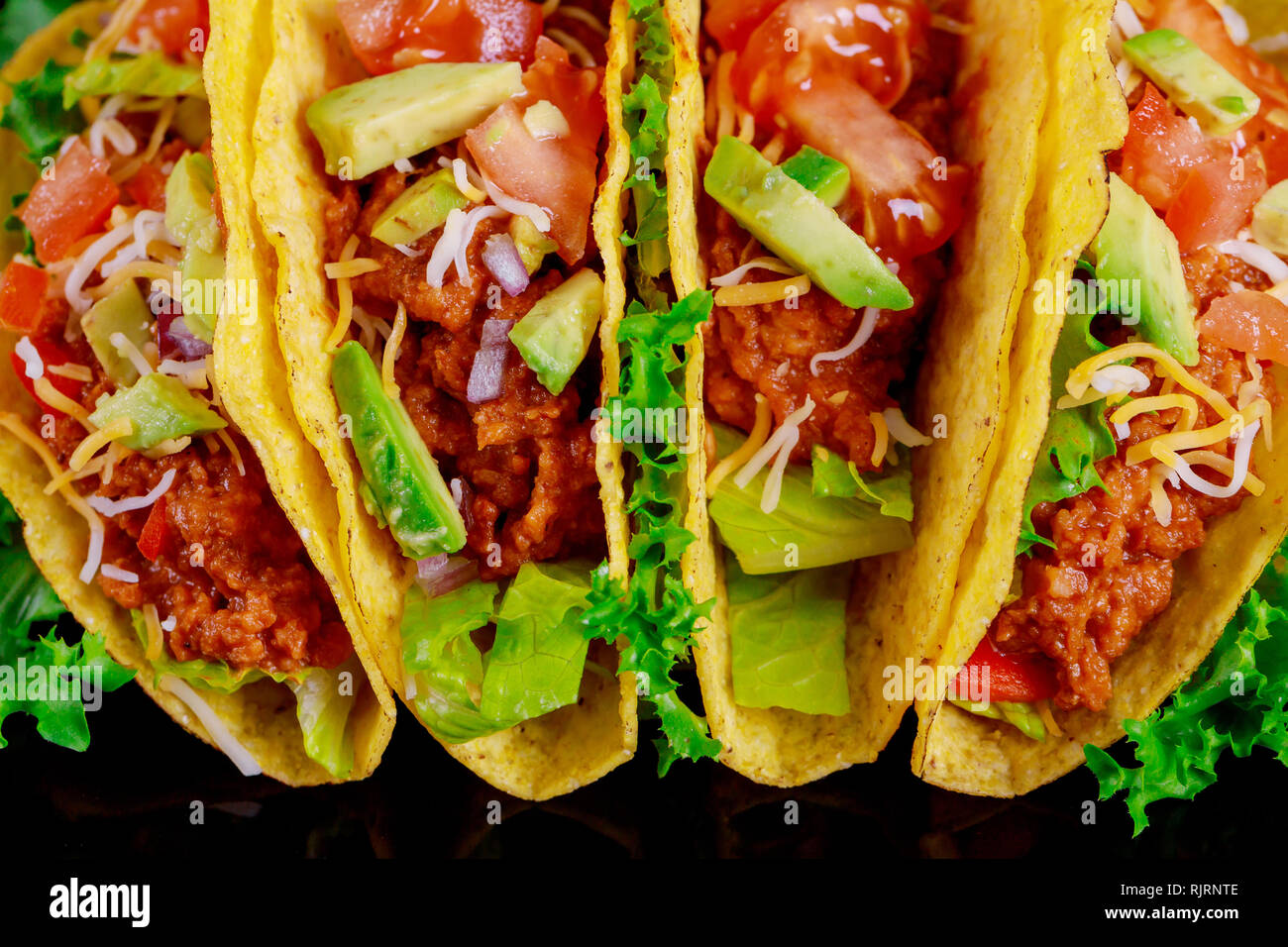 Vegetarisch lecker tortilla Tacos mit gegrilltem Gemüse Stockfoto