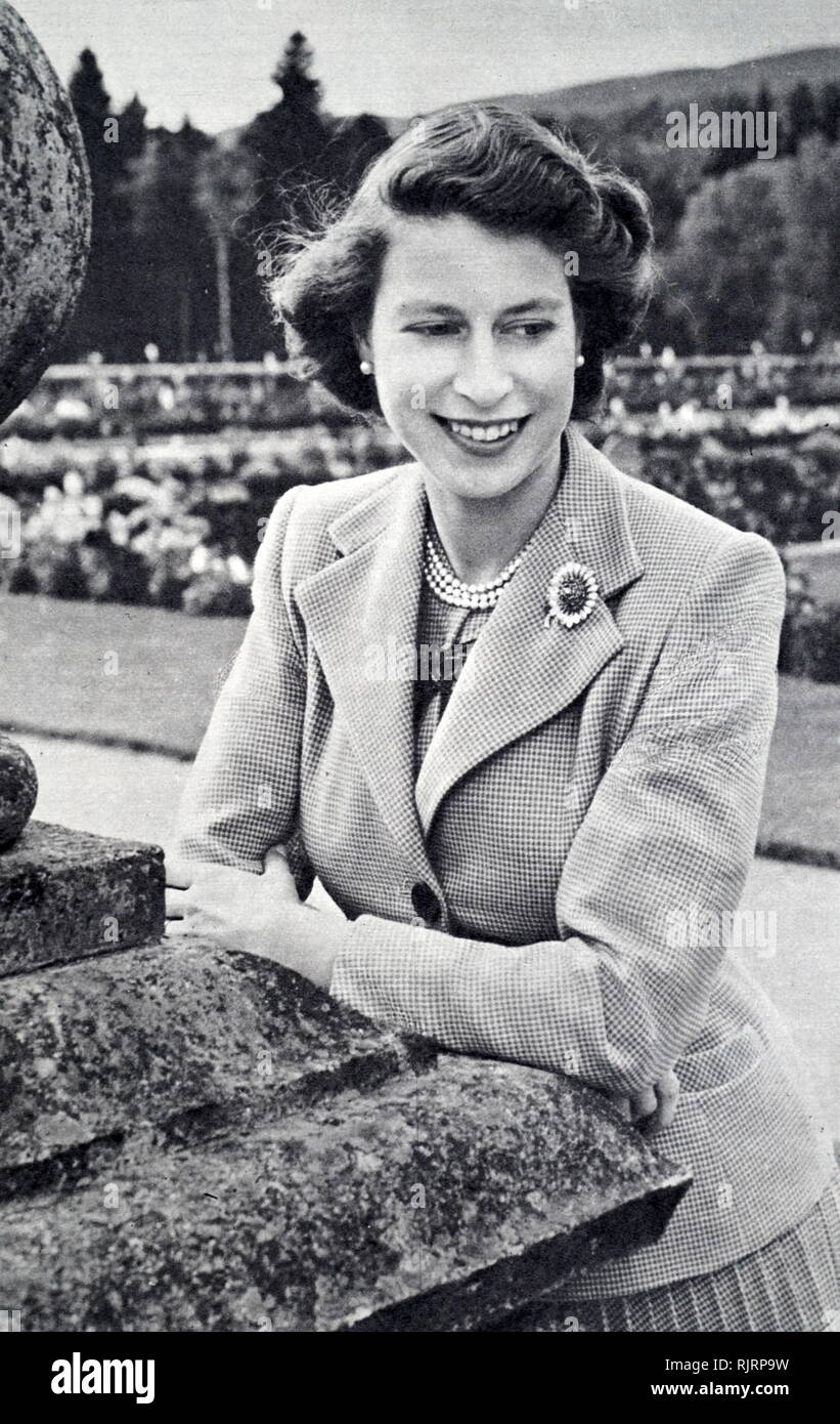 Foto aufgenommen von Studio Lisa, die Queen Elizabeth II im Balmoral in Schottland 1953 Stockfoto