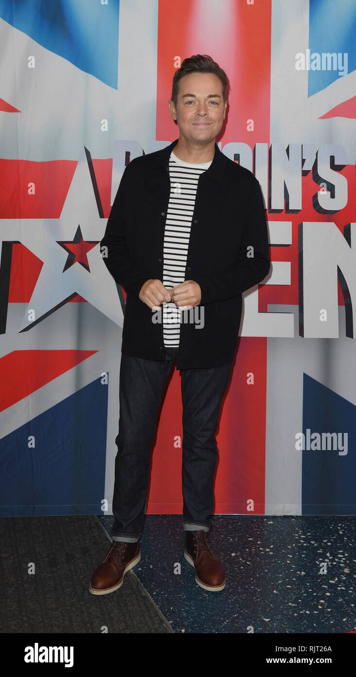 Britains Got Talent Richter im Lowry Theatre Manchester für die live Hörproben ankommen. Stockfoto