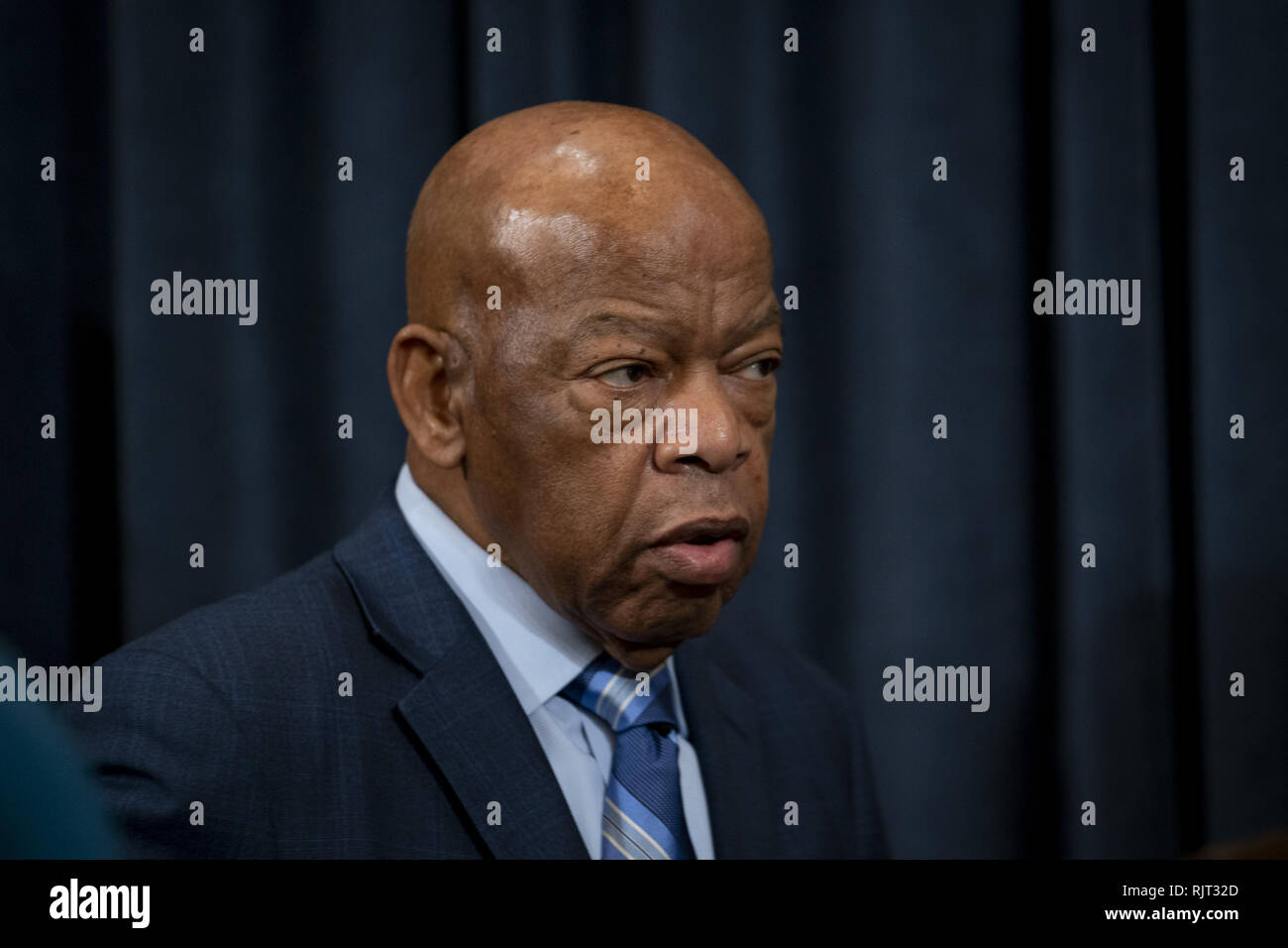 Washington, District of Columbia, USA. 7 Feb, 2019. Vertreter John Lewis (D-GA), Vorsitzender des Hauses Mittel und Wege, der Überwachung eine Anhörung zu Fragen der Subpoenaing steuer Präsident DONALD TRUMP kehrt, Februar 7, 2019 Quelle: Douglas Christian/ZUMA Draht/Alamy leben Nachrichten Stockfoto