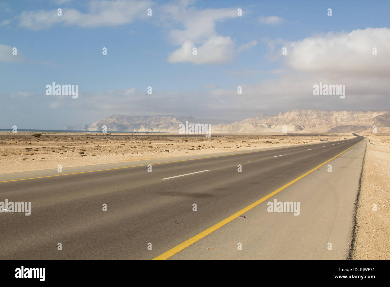 Oman Roadtrip: Die Straße in den östlichen Grat der Dhofar Gebirge führende Stockfoto