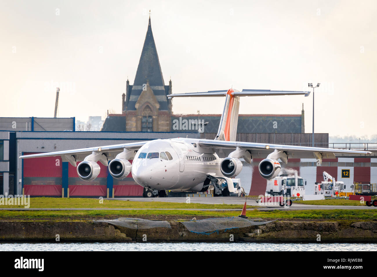 London, England. Februar 2018. Avro RJ85 G-JOTR von Jota Aviation Betrieben ab London City Airport (LCY) Stockfoto