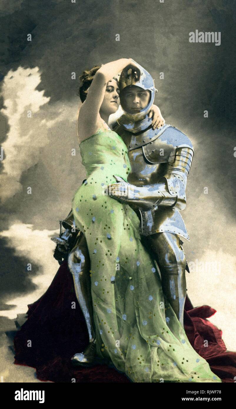 Mann in Ritterrüstung, die eine Frau in einem Kleid, um 1900, Deutschland Stockfoto