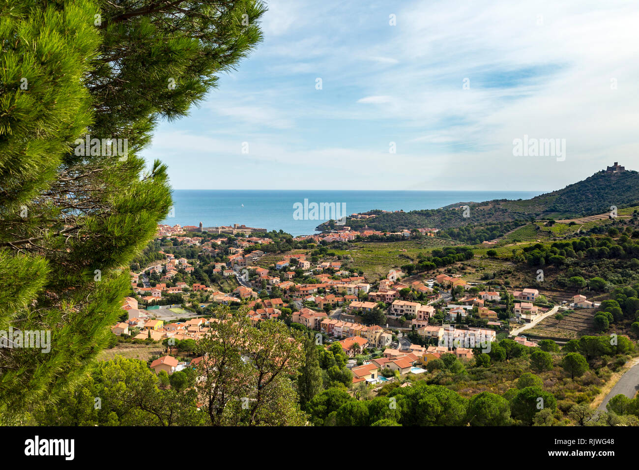 Schöne Aussicht von Collioure und das Mittelmeer Stockfoto