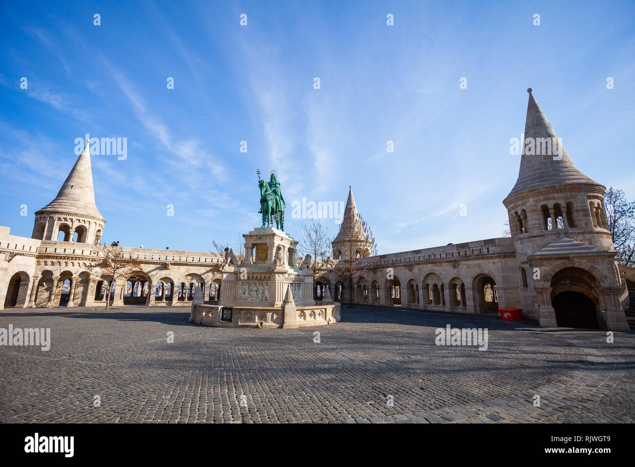 BUDAPEST/UNGARN - Februar 02, 2012: Blick auf die historischen Wahrzeichen Szent István szobra Monumente in der Hauptstadt des Landes, in Fischer" Stockfoto