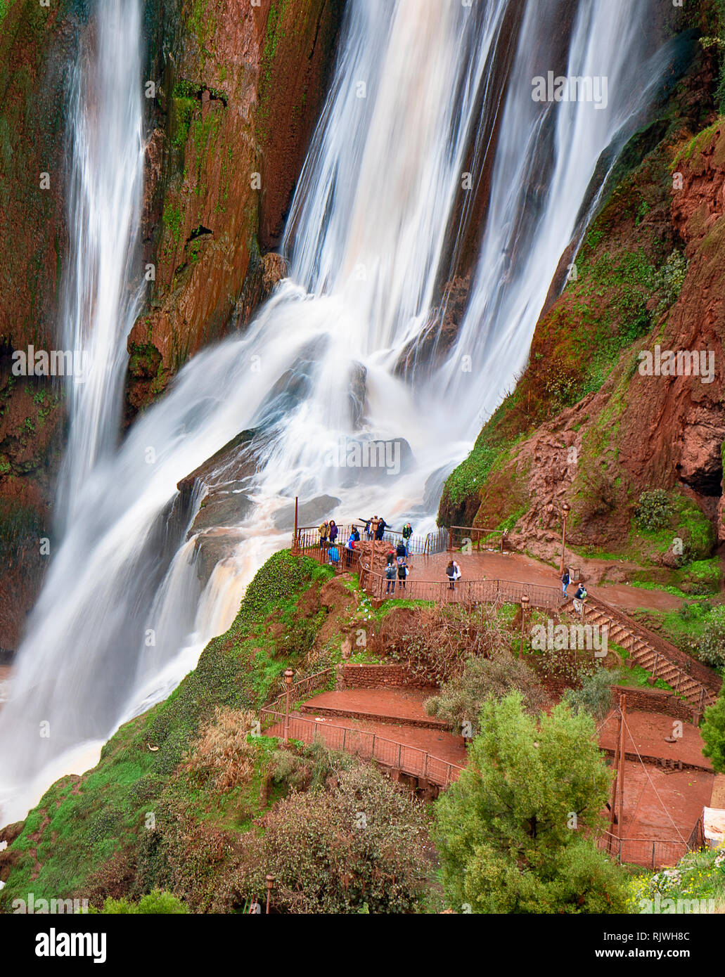 Ouzoud Wasserfälle (Cascades d'Ouzoud) im Grand Atlas Dorf Tanaghmeilt befindet sich in der Provinz Azilal in Marokko, Afrika. Stockfoto