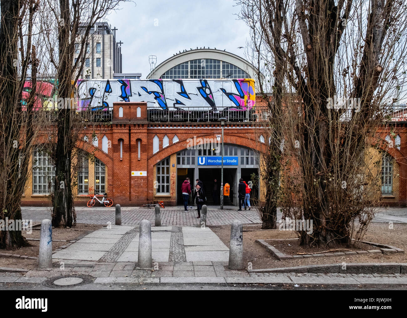 Bahnhof warschauer strasse Fotos und Bildmaterial in hoher Auflösung
