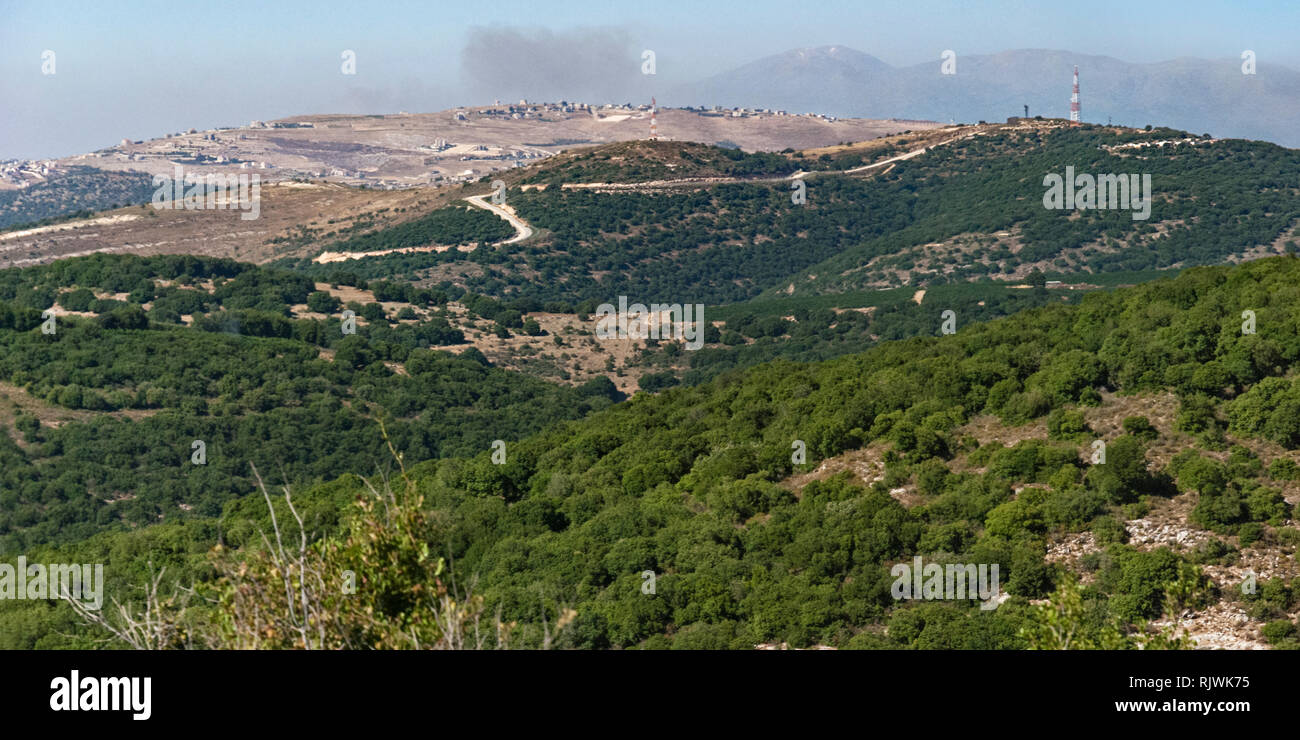 Panorama Der Israel Libanon Grenze In Der Oberen Galillee Und Golanhohen Mit Mt Hermon Und Eine Trube Smokey Himmel Im Hintergrund Stockfotografie Alamy
