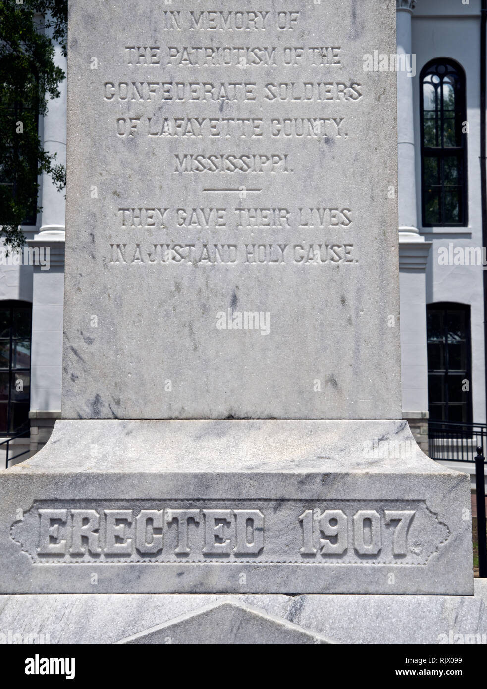 Oxford. Mississippi7-23-2014 verbündete Soldaten Denkmal am Lafayette County Courthouse. Oxford und Lafayette County wurden aus Gebieten, die von der Chickasaw in der Vertrag von Pontotoc Creek 1832 abgetretenen gebildet. Credit: Mark Reinstein/MediaPunch Stockfoto