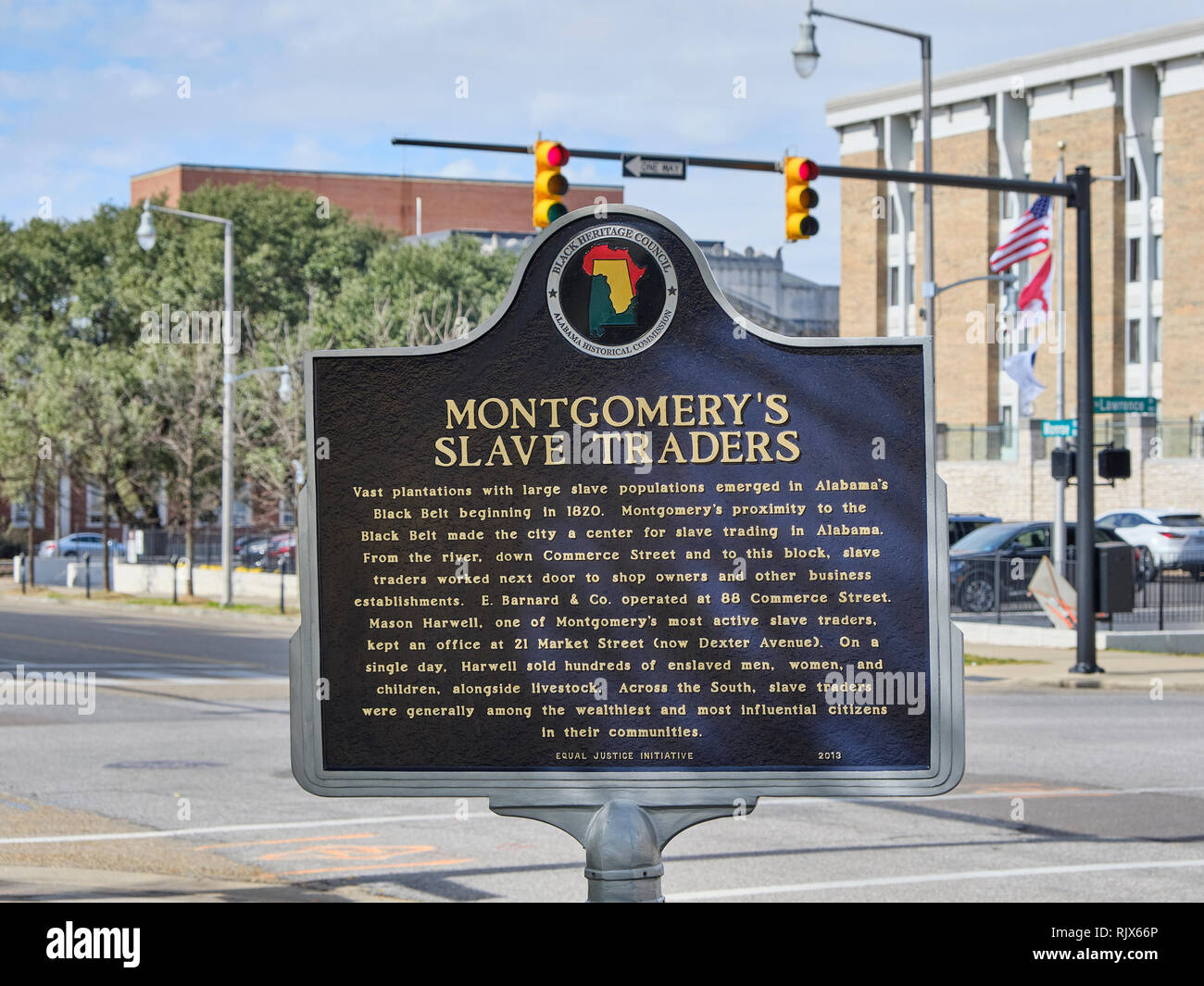 Historische Markierung zur Beschreibung der Slave Markt oder den Märkten in Montgomery Alabama USA während der 1800er, auch bekannt als Sklavenhandel. Stockfoto