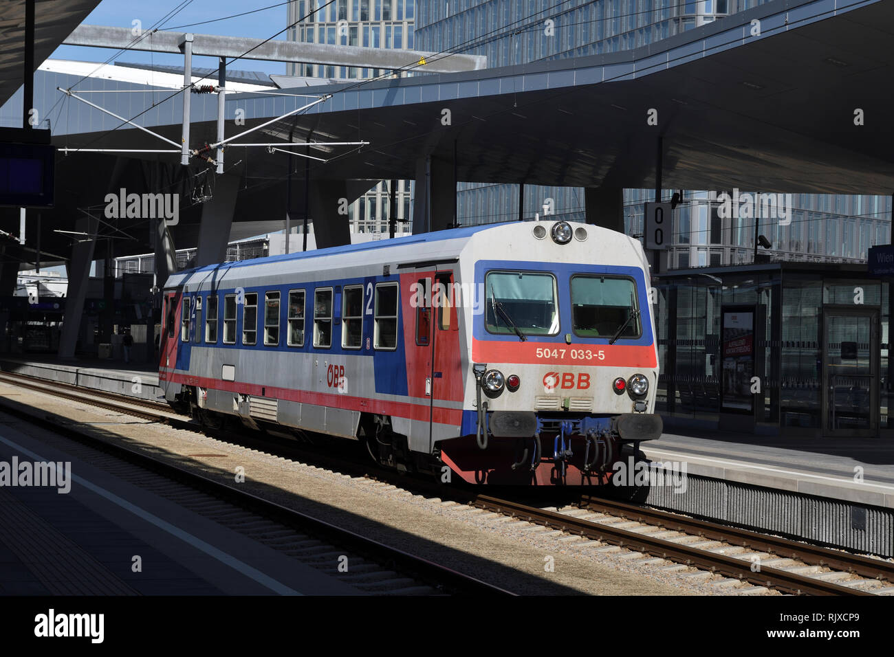 Klasse 5047 diesel multiple Unit; Wien main ; Österreich Stockfoto