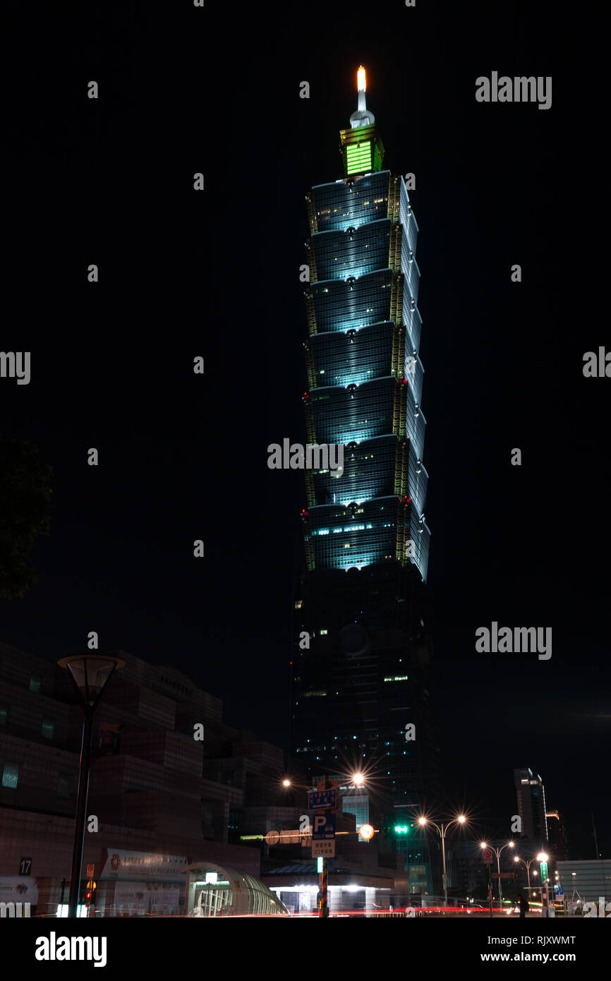 Taipei, Taiwan - 5. September 2018: Taipei 101, wie die Taipei World Financial Center bei Nacht bekannt. Sehenswürdigkeit Wolkenkratzer in Xinyi Bezirk Taipei c Stockfoto