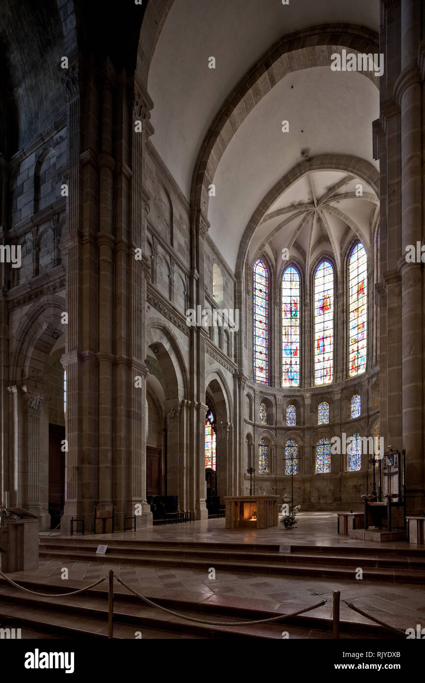 Autun, Kathedrale St-Lazare, begonnen 1120, Chor innen, oberer Bereich des Polygone aus dem 15 Jhd. Stockfoto