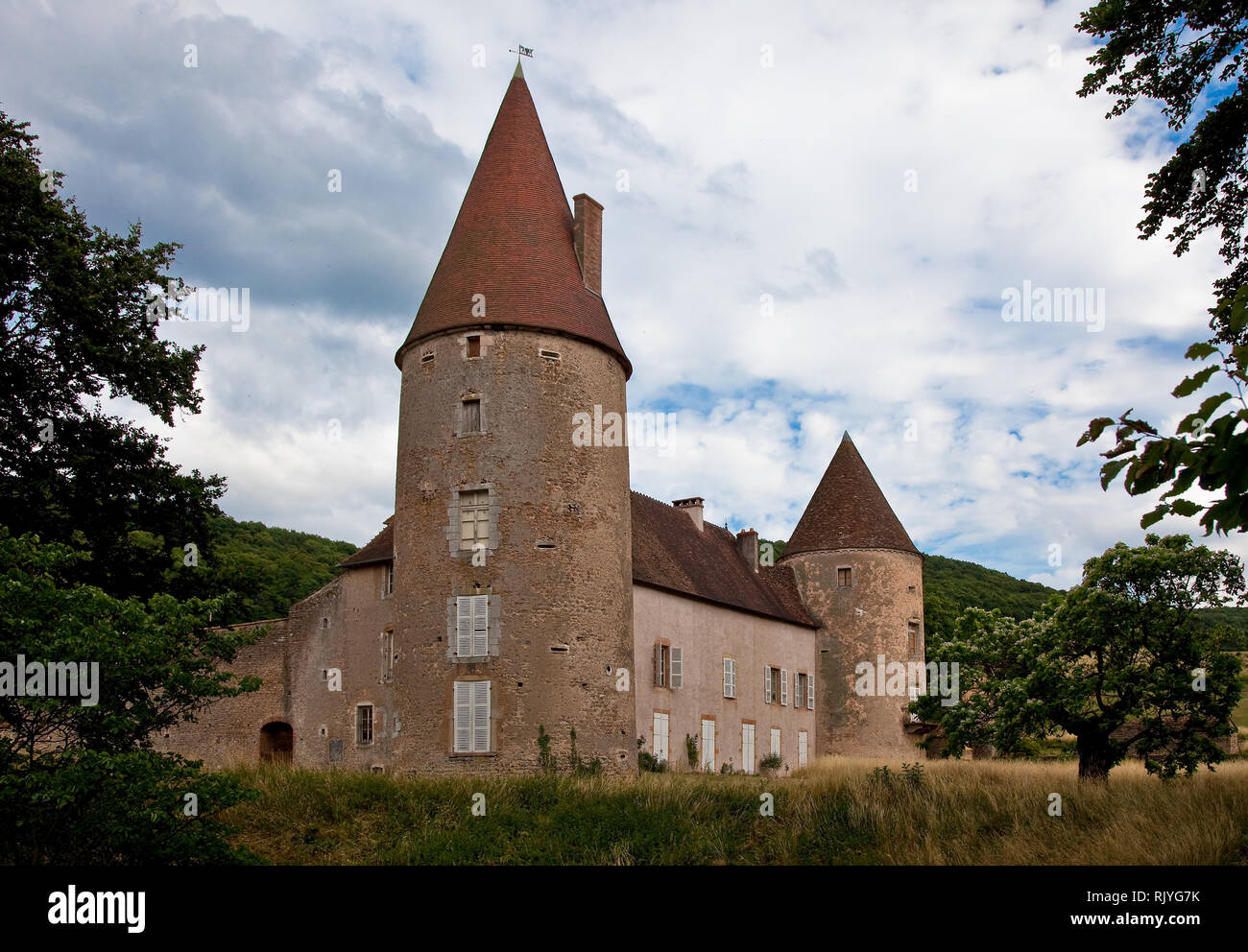 Ozenay, Burg, erbaut vom 14.-16. Jhd., Ansicht von Südwesten Stockfoto