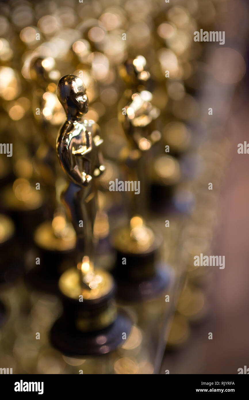 Fake Kunststoff Oscars für Verkauf zu einem Souvenirshop auf dem Hollywood Boulevard Stockfoto