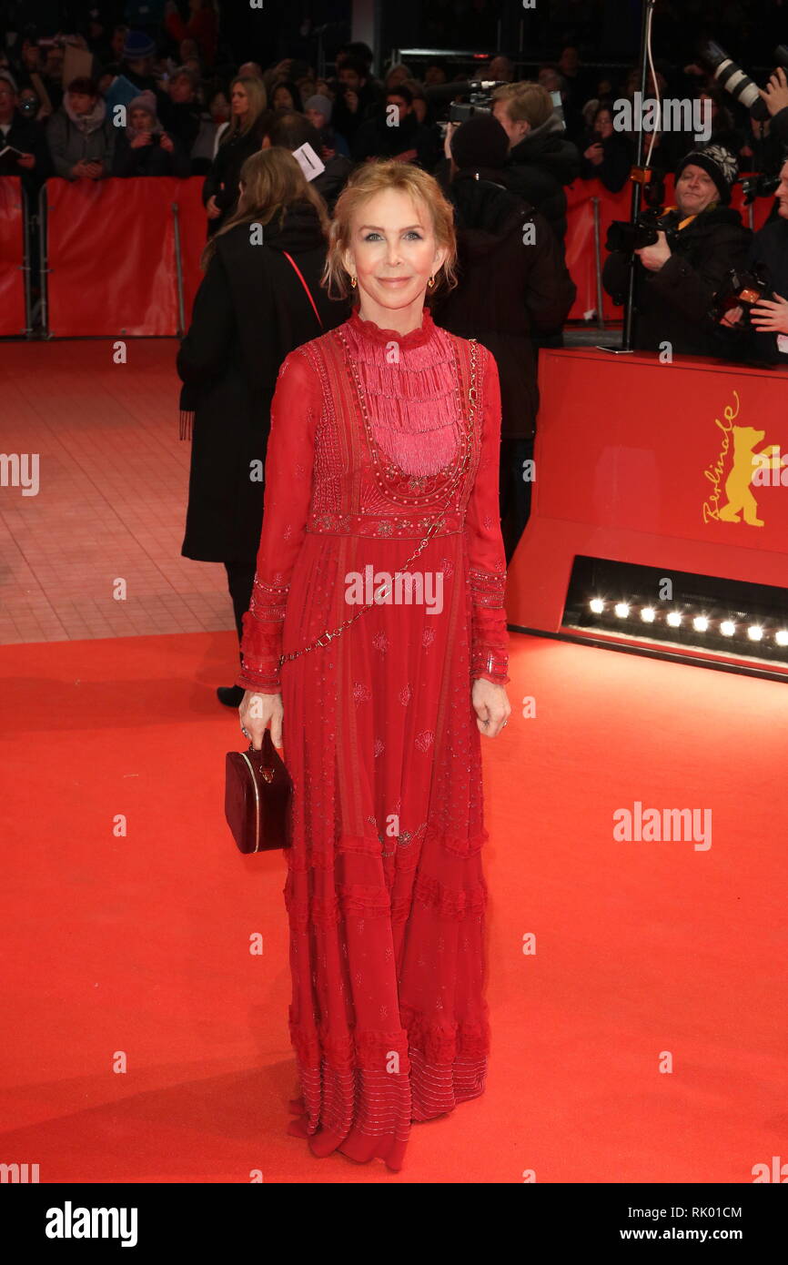 Berlin, Deutschland, 07. Februar, 2019. Trudie Styler die Teilnahme an der "die Freundlichkeit von Fremden' Premiere auf der Berlinale Palast während der 69. Berlinale Die Internationalen Filmfestspiele, Berlin, Deutschland, 07.02.2019 statt. Quelle: Christopher Tamcke/Alamy leben Nachrichten Stockfoto