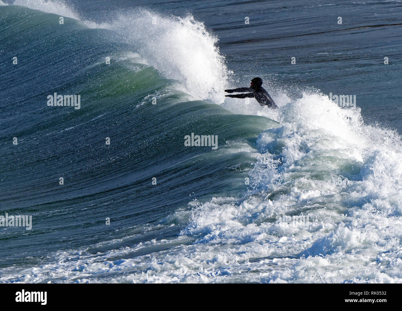 Sturm Erik erzeugten Wellen an Newquay Cornwall im Vereinigten Königreich Stockfoto