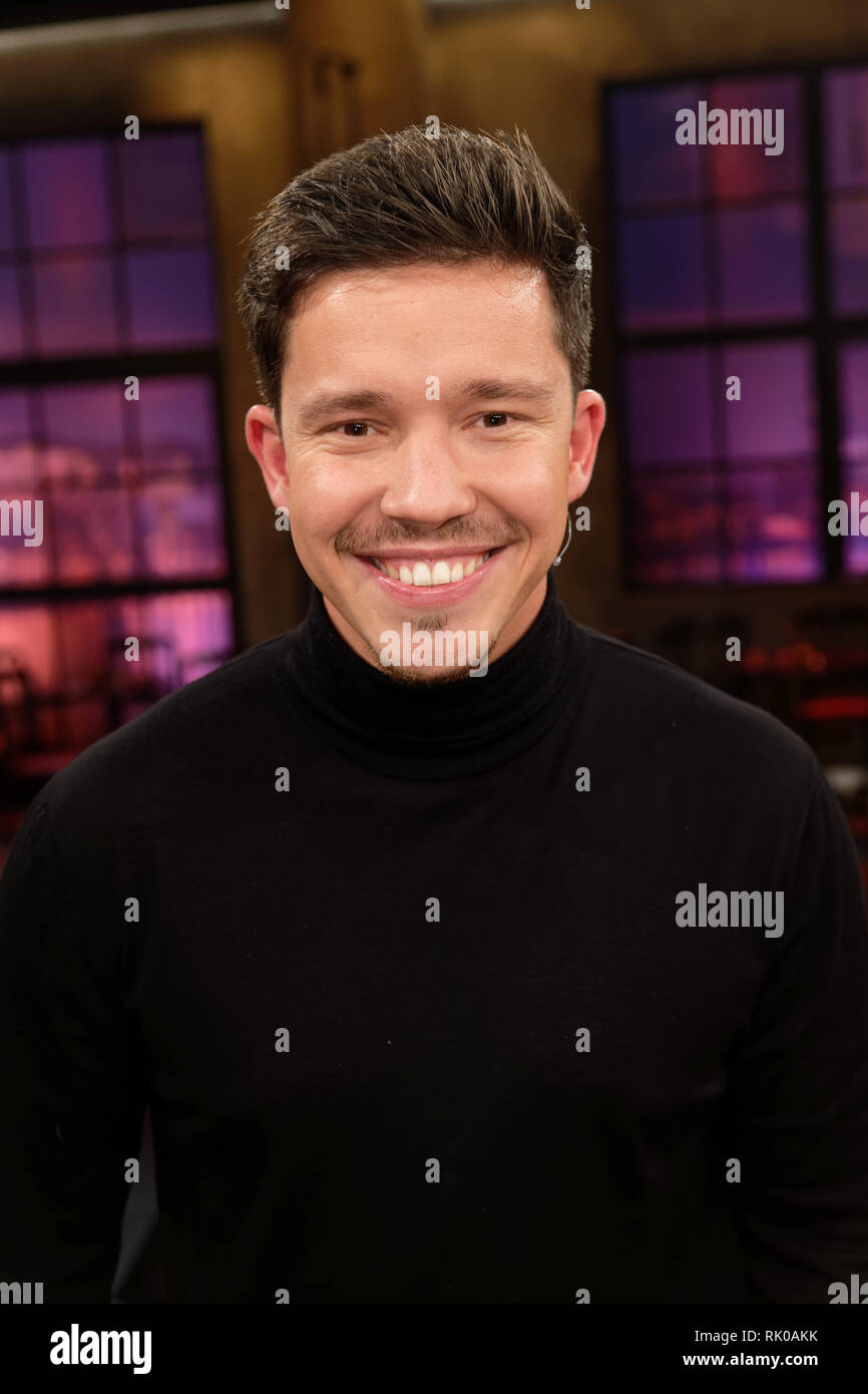 08 Februar 2019 Nordrhein Westfalen Koln Der Sanger Nico Santos Im Studio Wird Nach Der Aufzeichnung Der Wdr Talkshow Kolner Treff Foto Henning Kaiser Dpa Stockfotografie Alamy