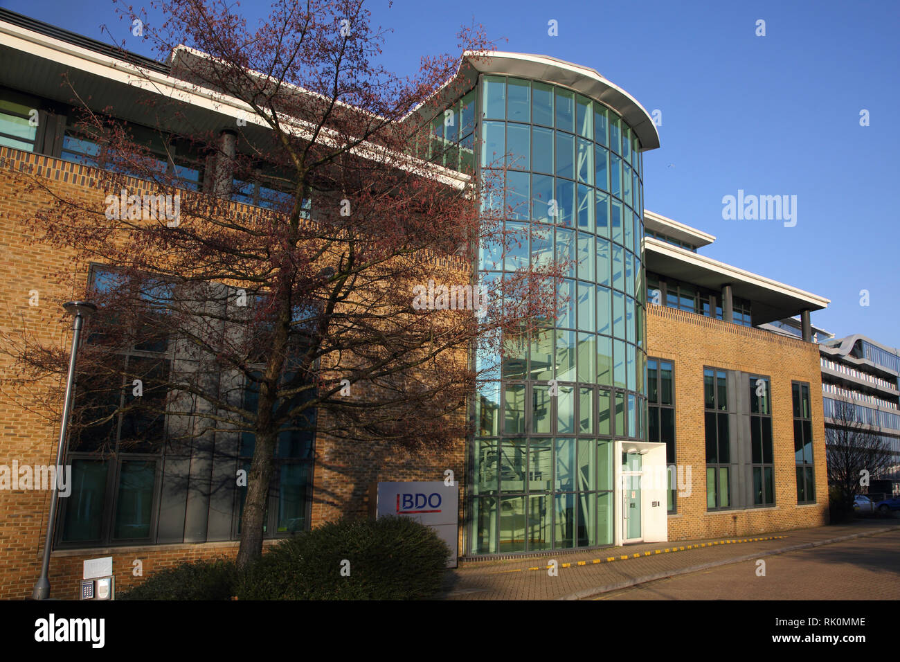 Ocean Village Southampton Hampshire England Burogebaude Der o Wirtschaftsprufung Und Beratung Stockfotografie Alamy