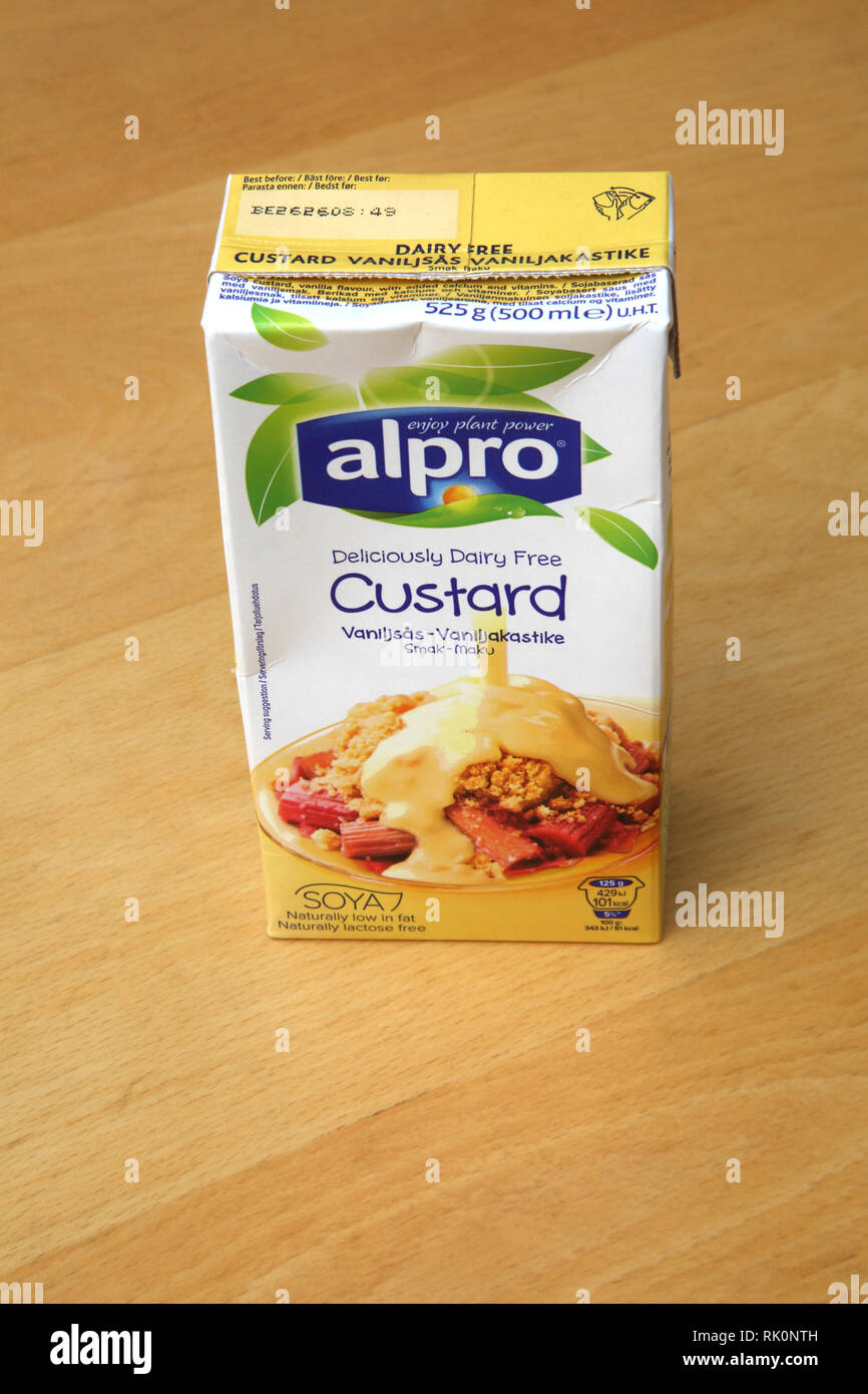 Vegan ohne Milchprodukte Alpro soja Vanille Pudding Stockfoto