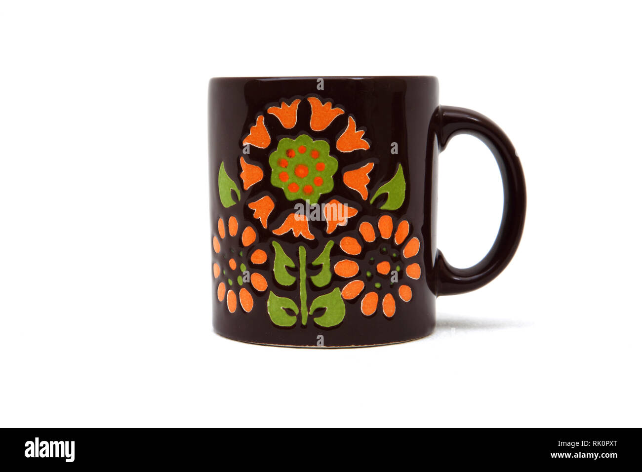 1960 Keramik Waechtersbach Becher mit Classic Braun und Orange Flower Design Stockfoto