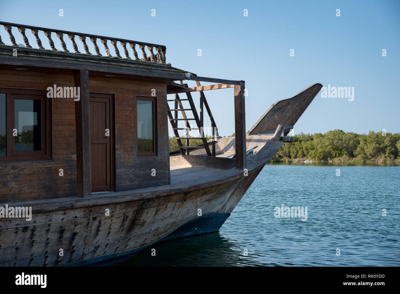 Alten großen hölzernen Dhow Cruise am östlichen Mangrove Abu Dhabi VAE Stockfoto