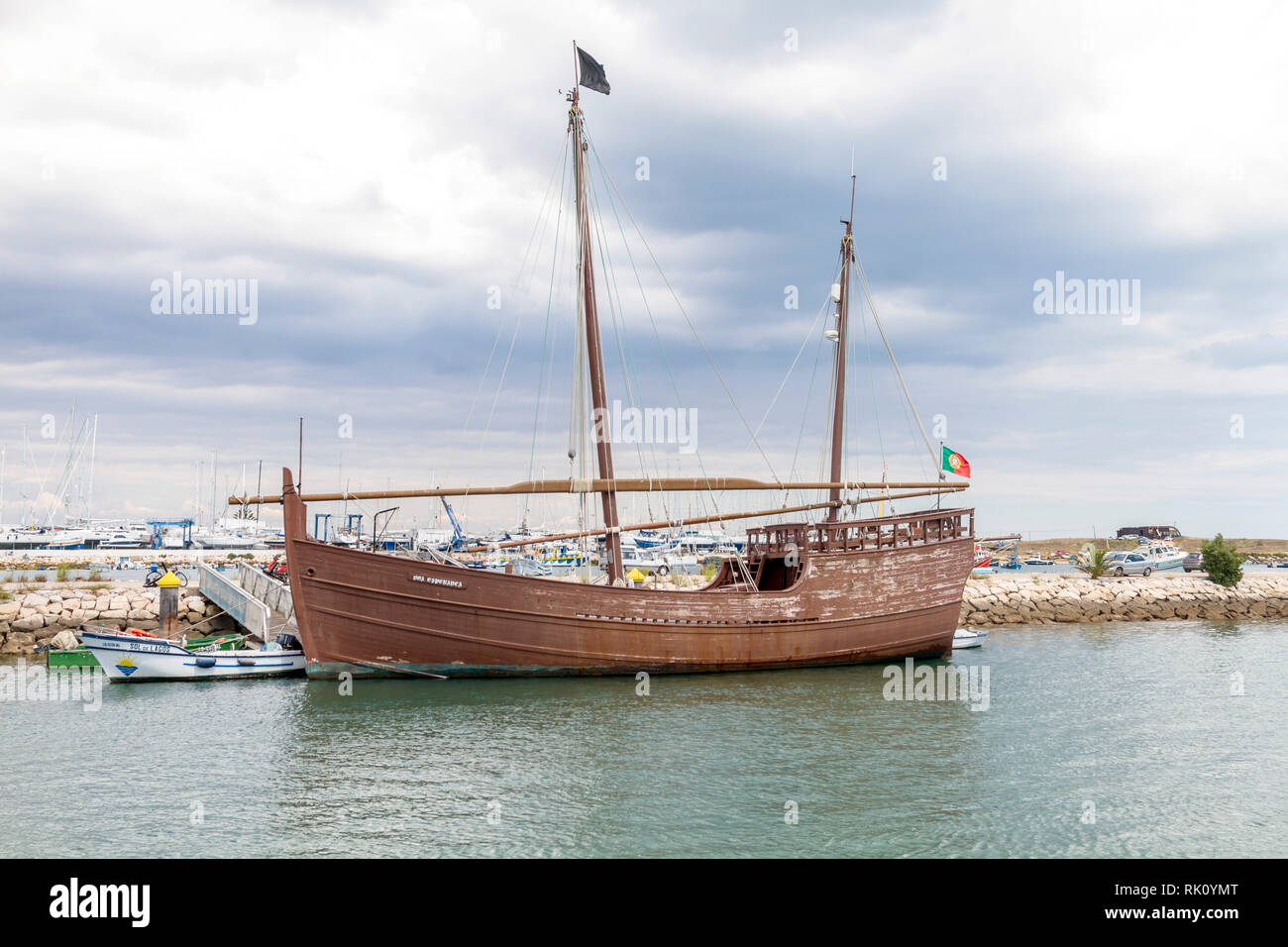 Replica Caravela Latina günstig bei Lagos, Algarve, Portugal Stockfoto