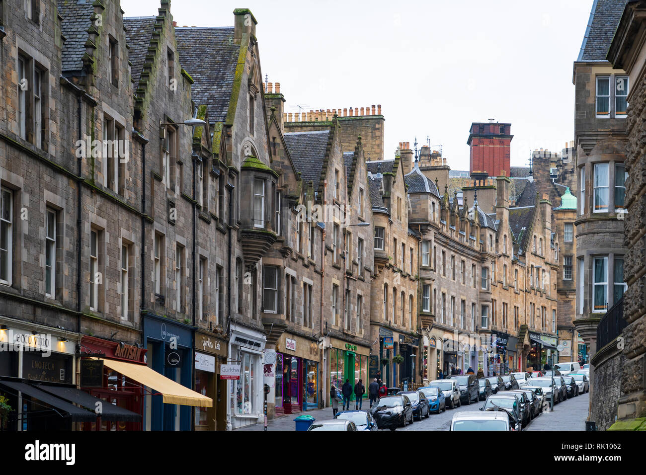 Blick auf die Altstadt Cockburn Street in der Altstadt von Edinburgh, Schottland, Großbritannien Stockfoto