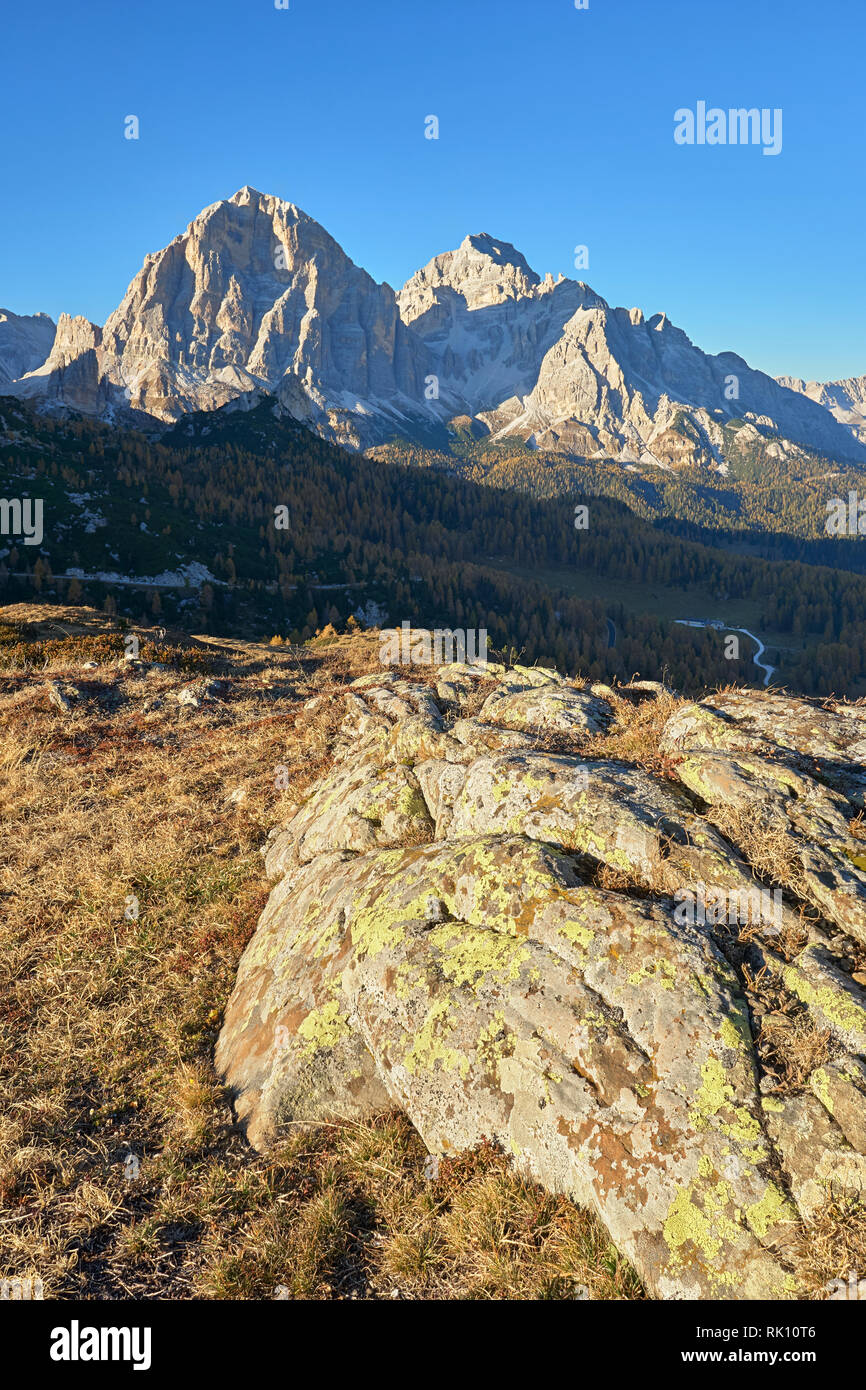 Tofana de Rozes und Tofana di Mezzo von Passo Giau, Dolomiten, Venetien, Italien Stockfoto