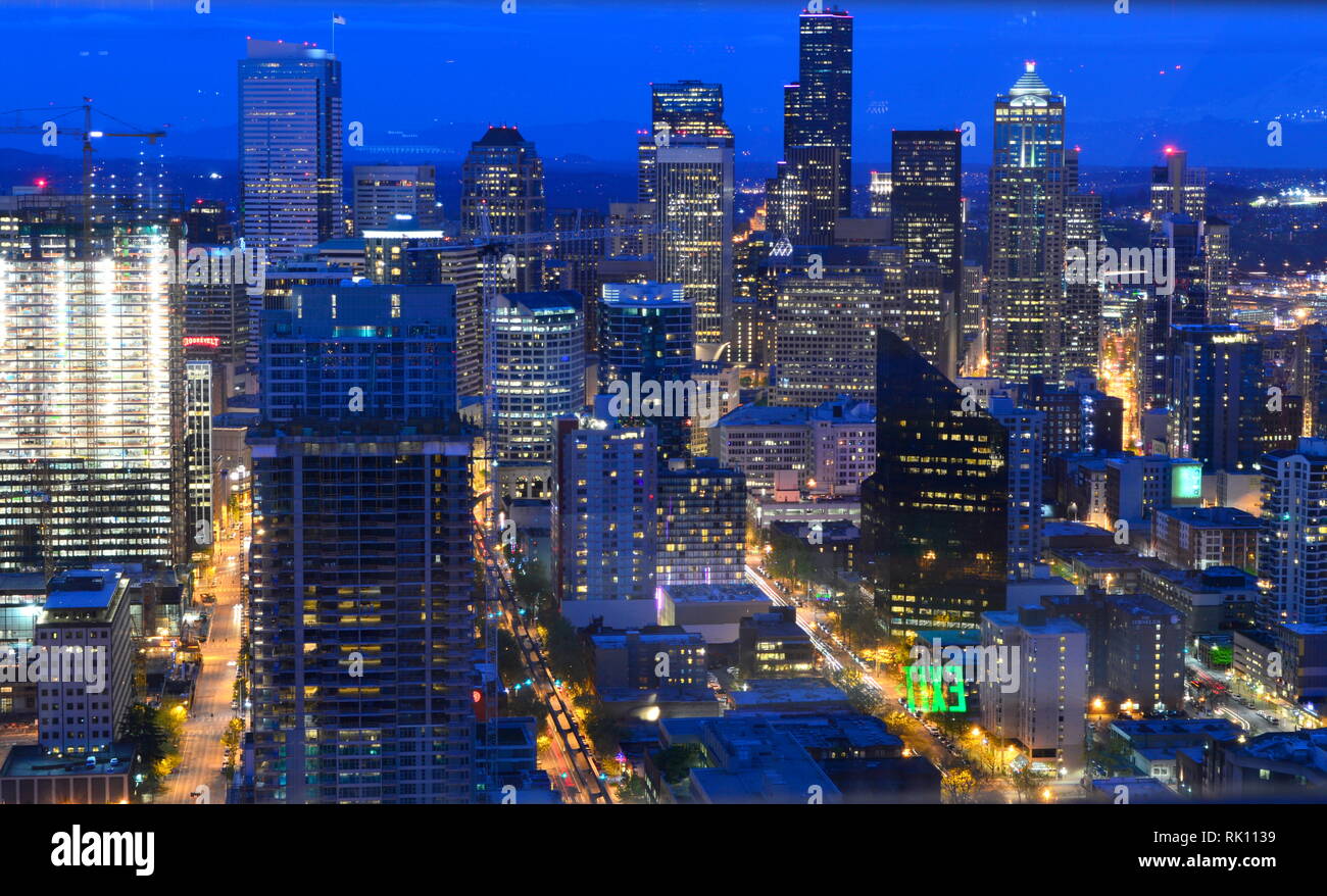 Seattle, Washington, USA - 17. April 2015: Space Needle Nacht anzeigen Stockfoto
