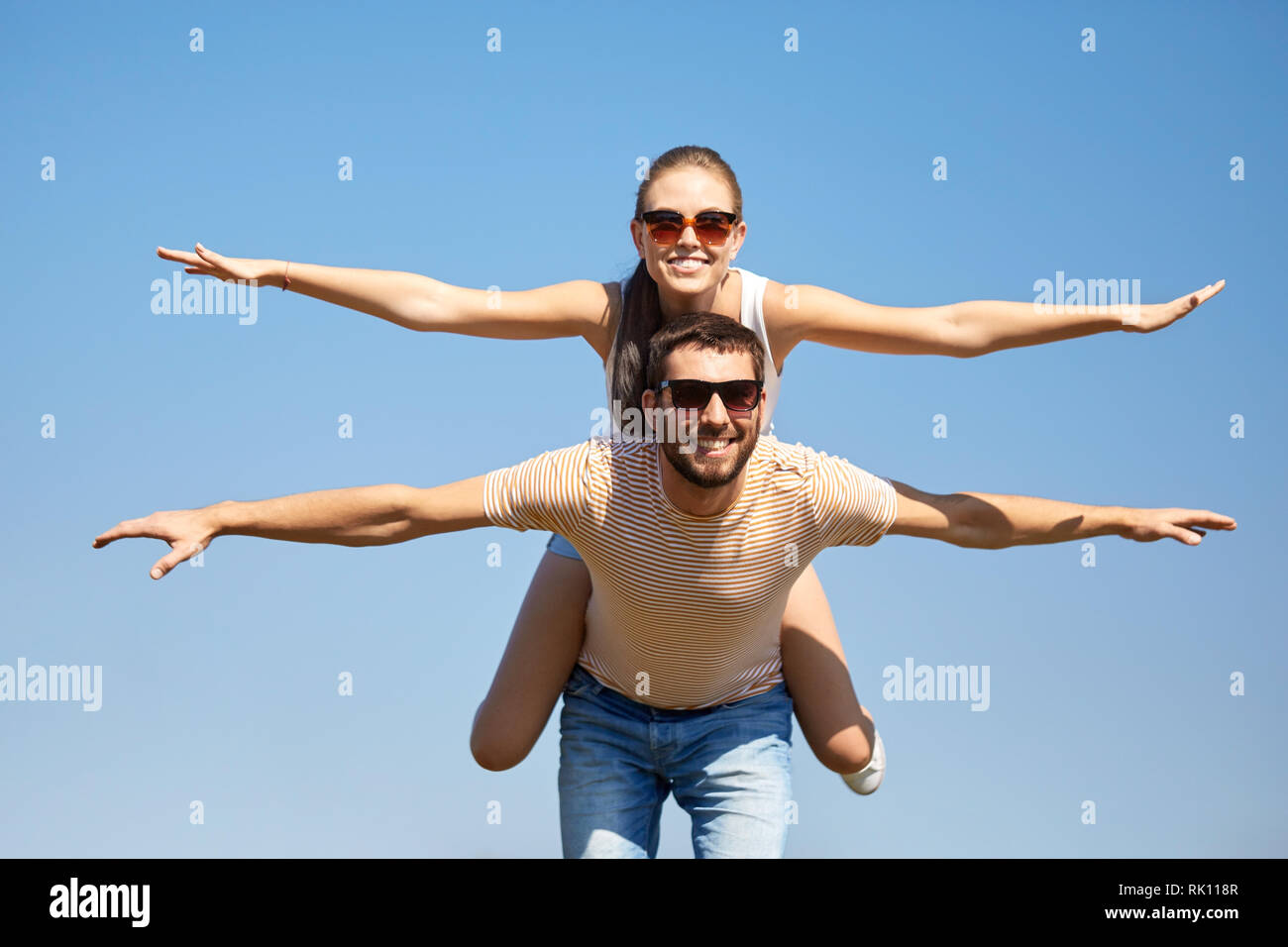 Glückliches Paar Spaß im Sommer Stockfoto