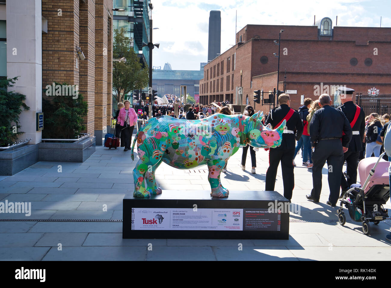 LONDON, Großbritannien - 9 September, 2018: Die Kunst Rhino in einem Platz im Stadtzentrum Stockfoto