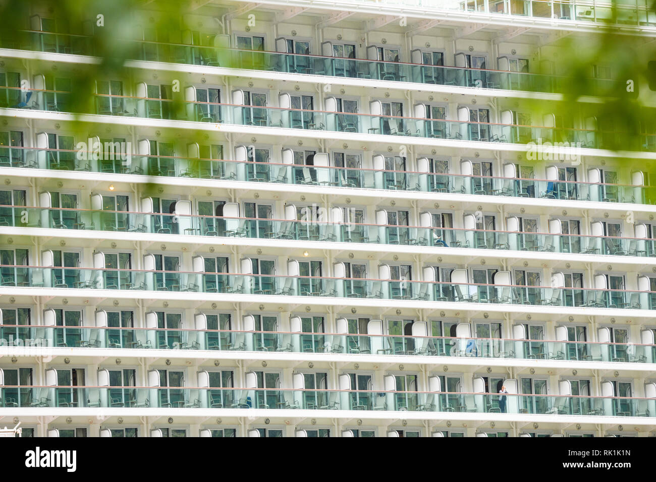 Detail der Bullaugen auf mehrstöckige Kreuzfahrtschiff, full frame Stockfoto