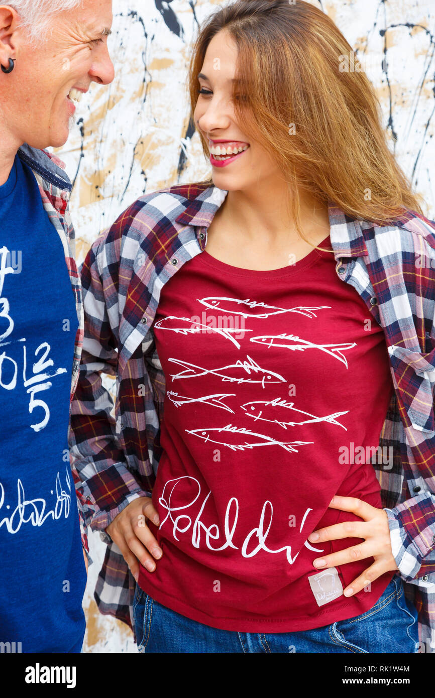 Zwei Menschen posieren Stockfoto