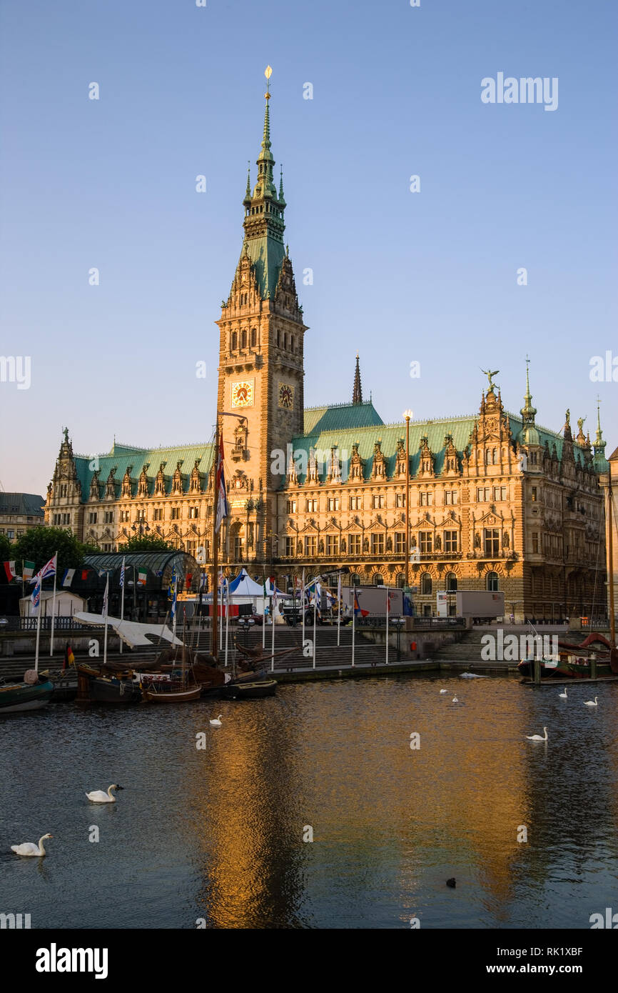 Hamburg, Deutschland; Blick auf das Rathaus (Town Hall) Stockfoto