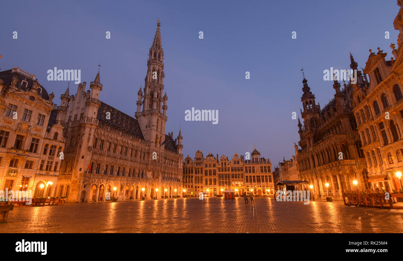 Der Grand Place in Brüssel, Belgien bei Sonnenaufgang Stockfoto