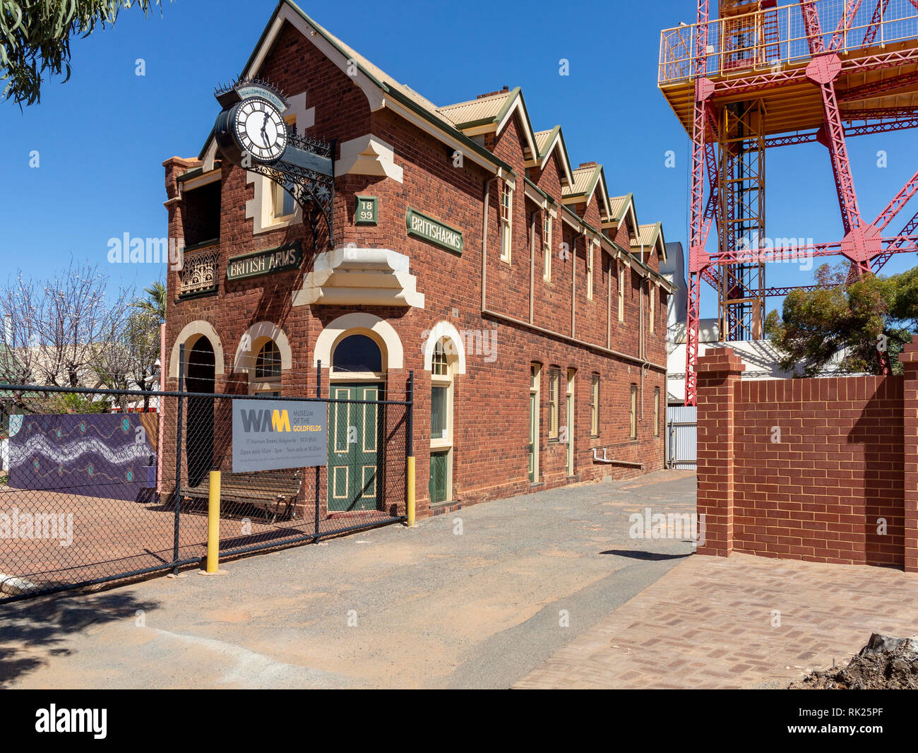 Die britische Waffen, eine ehemalige Kneipe im westlichen Australien Stadt Kalgoorlie. Angeblich, der engsten Pub in der südlichen Hemisphäre zu sein! Stockfoto