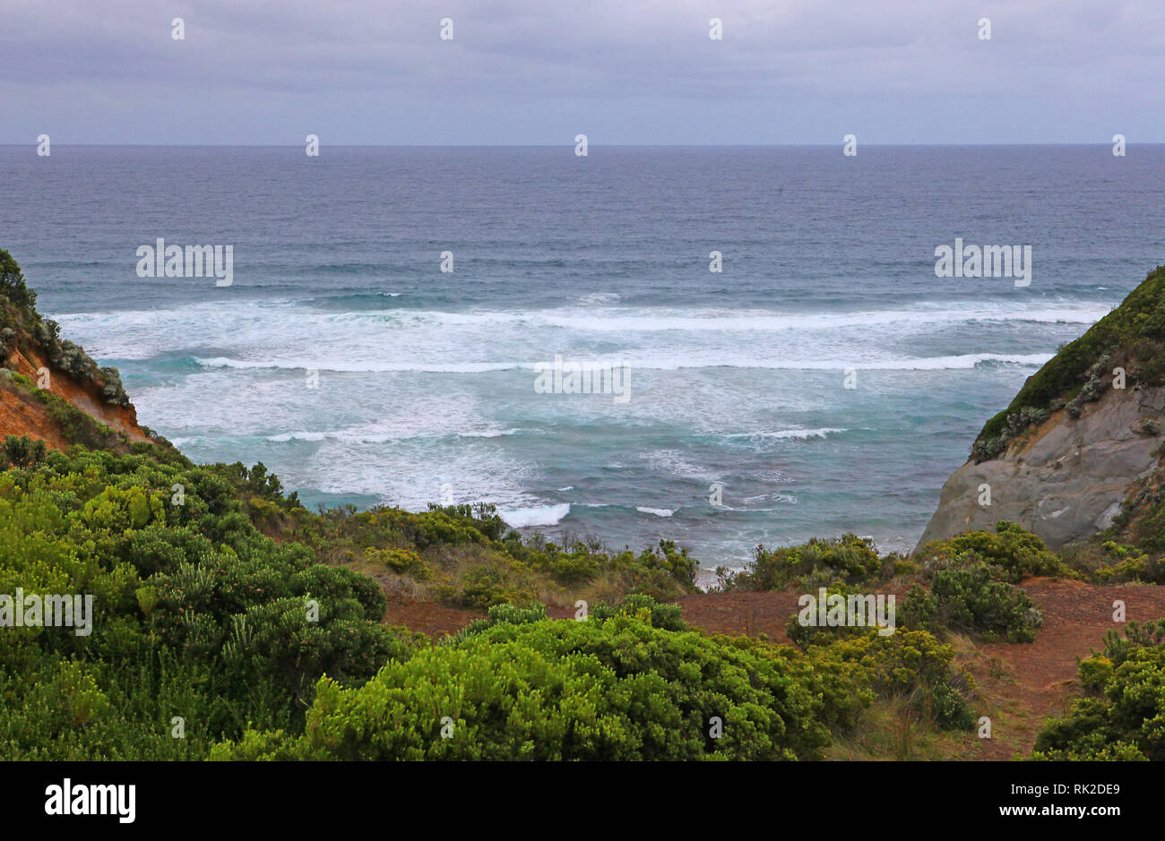 Besuchen sie Australien. Entlang der Great Ocean Road. Meer Meer und Strände und die Great Otway National Park. Stockfoto