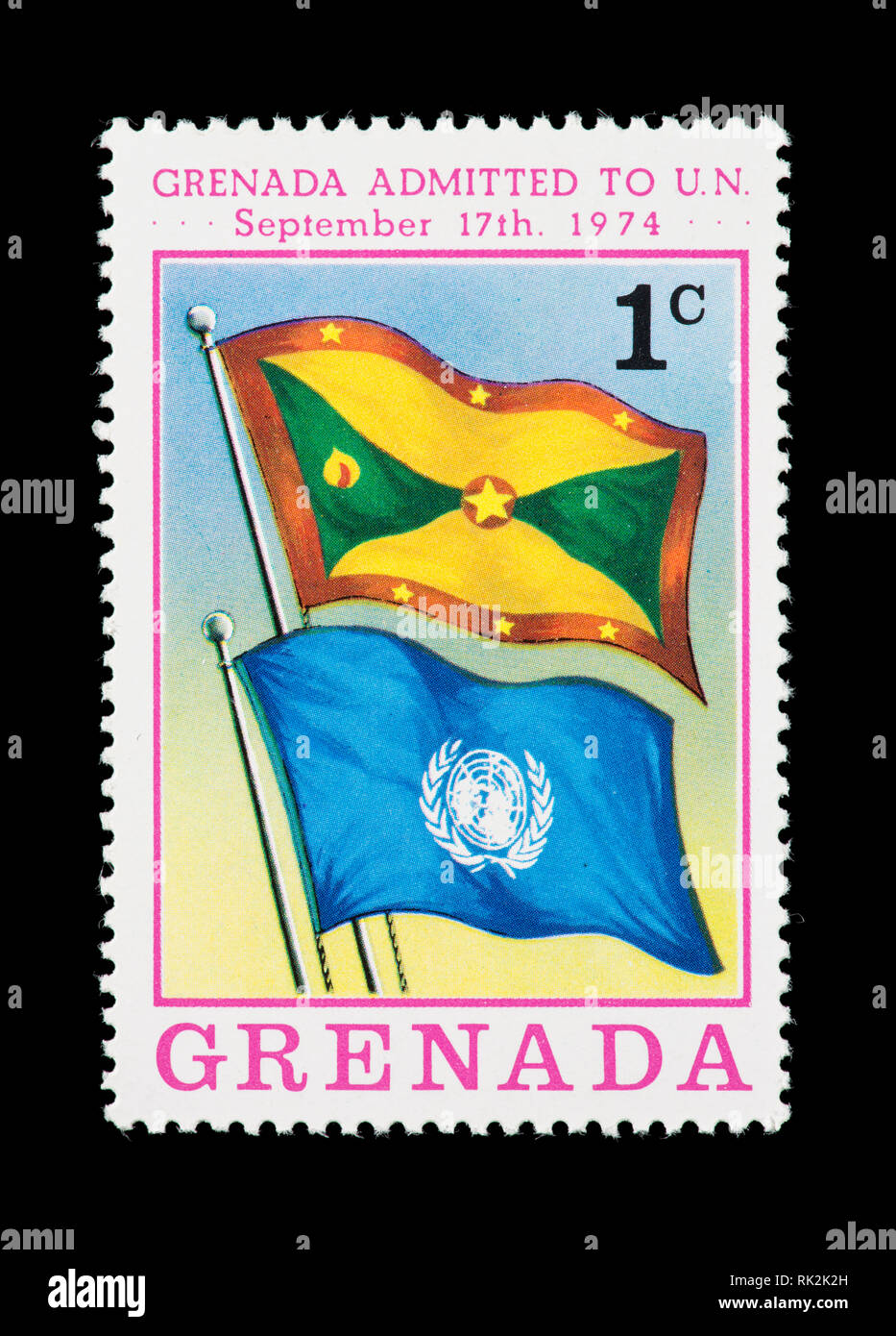 Briefmarke von Grenada Darstellung der Granada und Vereinten Nationen Fahnen, die Aufnahme in die Vereinten Nationen im Jahr 1974. Stockfoto