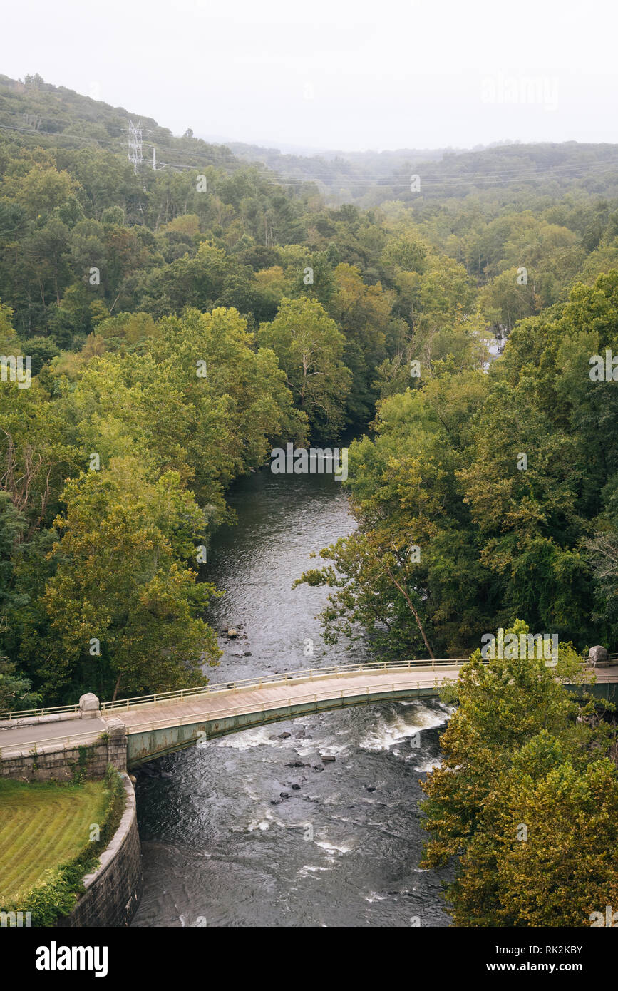 Ansicht der Croton River von New Croton Dam, in Westchester County, New York Stockfoto