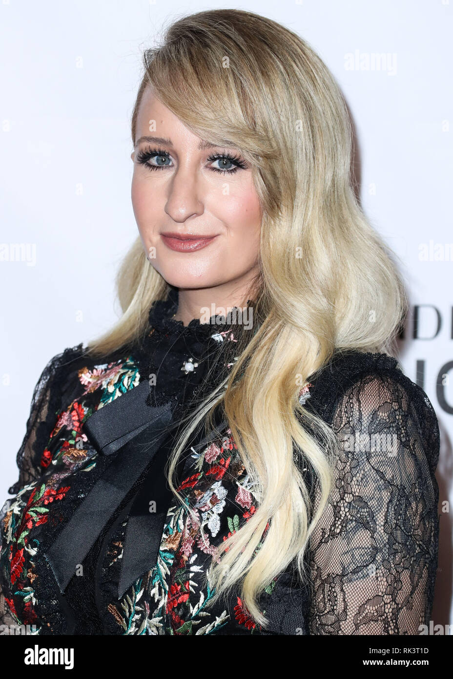 Los Angeles, USA. 08 Feb, 2019. LOS ANGELES, Ca, USA - Februar 08: Sängerin Margo Preis kommt an der2019 MusiCares Person des Jahres ehrt Dolly Parton im Los Angeles Convention Center am 8. Februar 2019 in Los Angeles, Kalifornien, Vereinigte Staaten. (Foto von Xavier Collin/Image Press Agency) Quelle: Bild Presse Agentur/Alamy leben Nachrichten Stockfoto