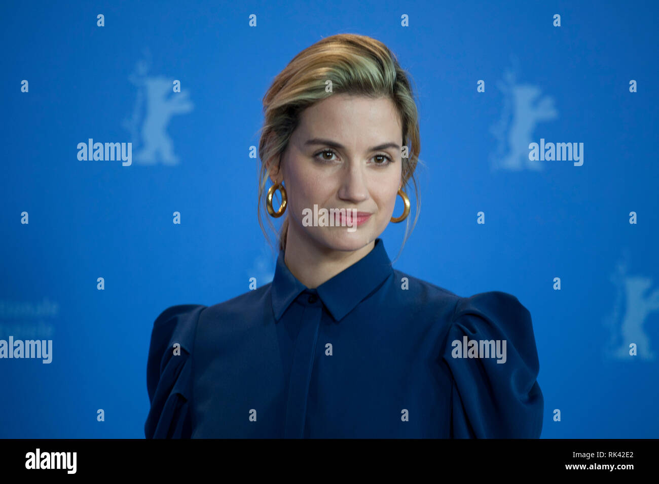 Berlin, Deutschland, 09. Februar 2019. Die Schauspielerin Danica Curcic am Fotoshooting für die Film, Pferde stehlen (Ut Og Stjaele Hester) auf der 69. Berlinale International Film Festival, am Samstag, den 9. Februar 2019, Hotel Grand Hyatt, Berlin, Deutschland. Credit: Doreen Kennedy/Alamy leben Nachrichten Stockfoto